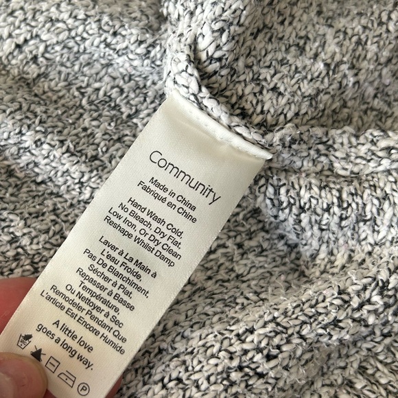 Community lonic Cape - Picture 6 of 9